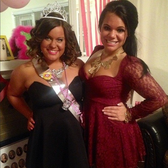 💕Lace Burgundy Dress💕 - Picture 4 of 5